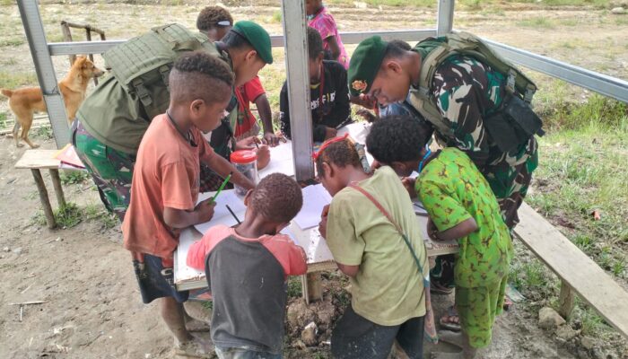 Wujudkan Anak Bangsa yang Cerdas di tempat Penugasan, Ksatria Buaya Putih cerdaskan anak Papua