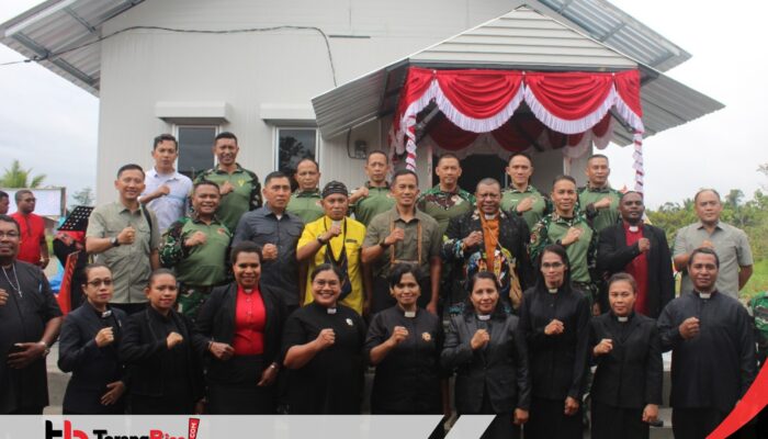 Kebahagiaan Jemaat Sambut Peresmian Gedung Gereja Oleh PangKogabwilhan III