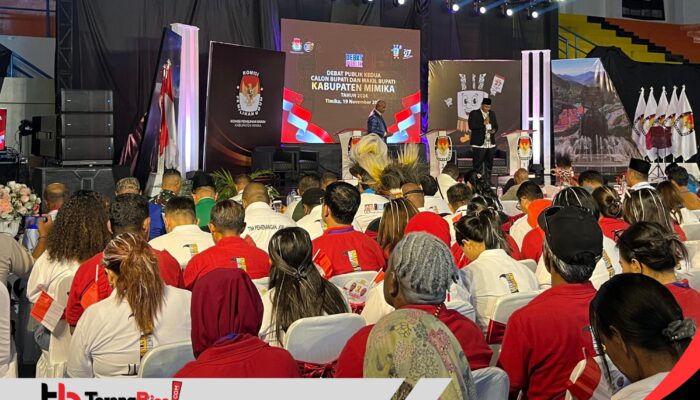 Hadiri Debat, Pendukung Paslon JOEL Kompak Berpenampilan Unik.