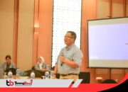 Hari Kedua Sosialisasi: dr. Silwanus Sumule : Para Bidan dan Dokter Melakukan Langkah Pemeriksaan dan Deteksi Potensi Masalah