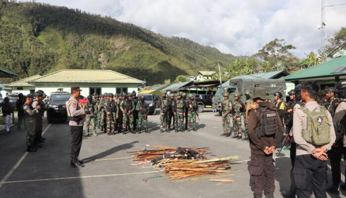 Pasca Saling Serang Antar Kelompok Massa di Puncak Jaya, Personel Gabungan Gelar Patroli dan Sita Ratusan Alat Perang