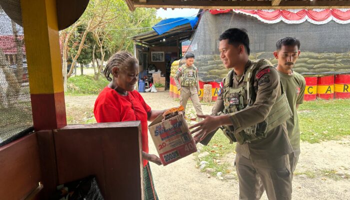 Hangatnya Kebersamaan: Mama-Mama Pegunungan Bintang dan Personel Satgas Ops Damai Cartenz 2025 Saling Berbagi