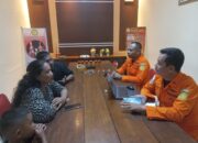 Sedang Berlibur di Pantai, Seorang Anak Terseret Ombak di Perairan Keakwa