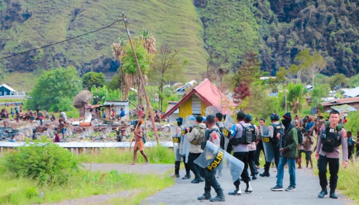 Bentrokan 2 Kelompok Massa Pendukung di Puncak Jaya, 12 Orang Meninggal, Ratusan Luka dan Bangunan Terbakar