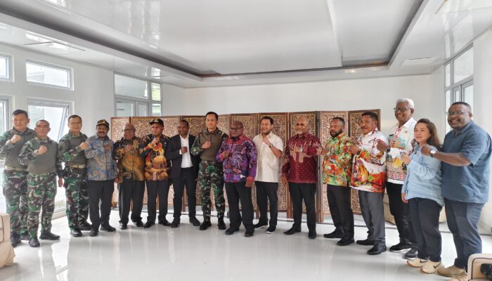 Perdana, Gubernur Fritz Nawipa Konsolidasi Dengan 6 Bupati, DPD RI, DPR Papua Tengah dan Pangkogabwilhan III