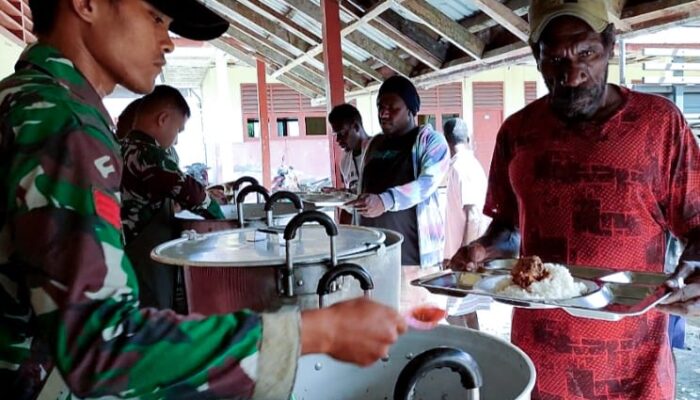 Satgas TMMD Kembali Buka Dapur Lapangan untuk Warga