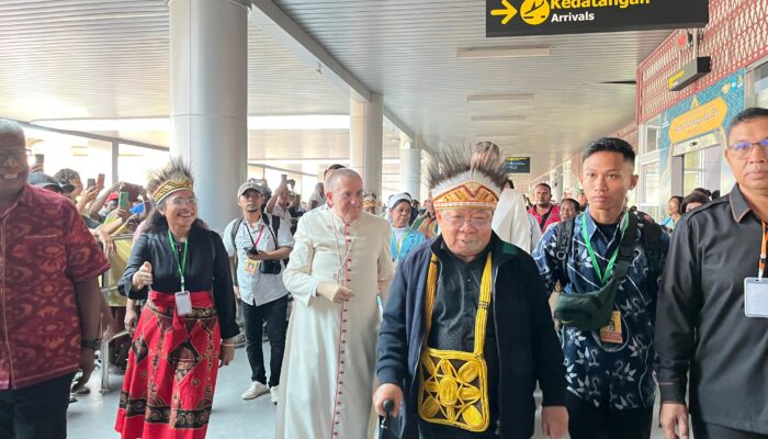 Mgr Piero Pioppo Tiba di Timika, Kagum Kehangatan Sambutan Suku Kamoro dan Amungme