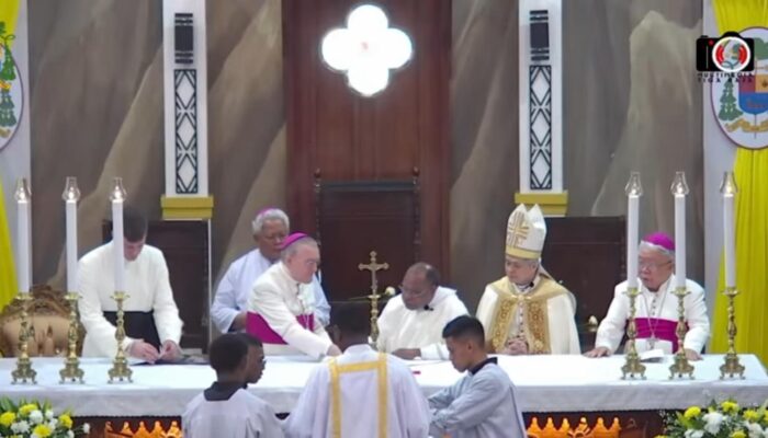 Ibadat Vesper Agung di Timika, Awal Sakral Pentahbisan Uskup Bernardus Bofitwos Baru