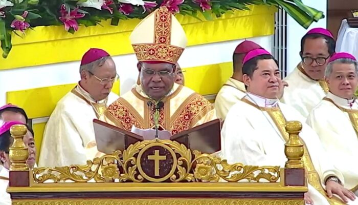 Resmi Ditahbiskan, Mgr. Bernardus Baru Serukan Semangat Pelayanan dan Persatuan