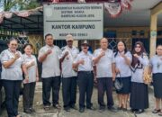 Monitoring ke Kampung Kadun Jaya, Kepala Distrik Wania Apresiasi Pengelolaan Dana dan Pembangunan