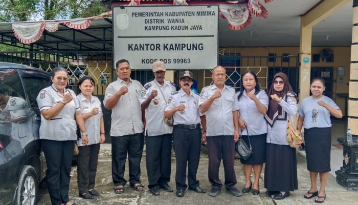 Monitoring ke Kampung Kadun Jaya, Kepala Distrik Wania Apresiasi Pengelolaan Dana dan Pembangunan