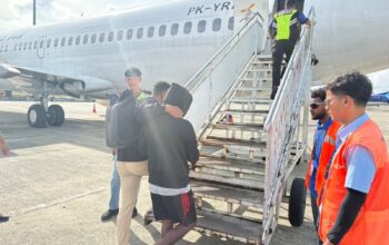 Satgas Ops Damai Cartenz 2025 serahkan tersangka Iyoktogi Telenggen ke Kejari Jayawijaya