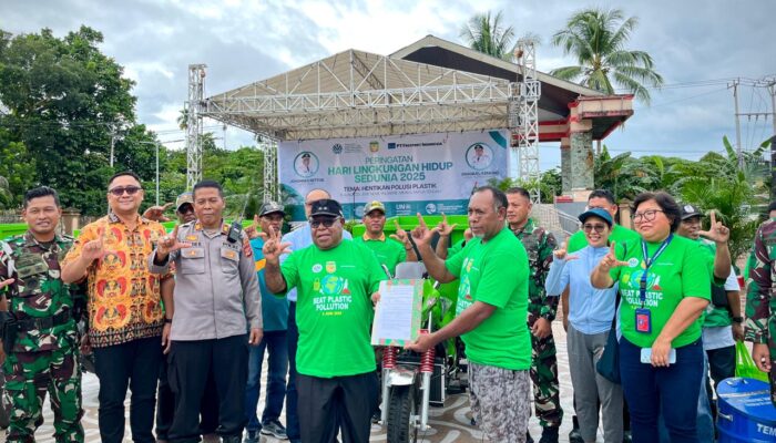 Pemkab Mimika Gandeng PTFI Perkuat Aksi Lingkungan Lewat Program Edukasi dan Bantuan Fasilitas