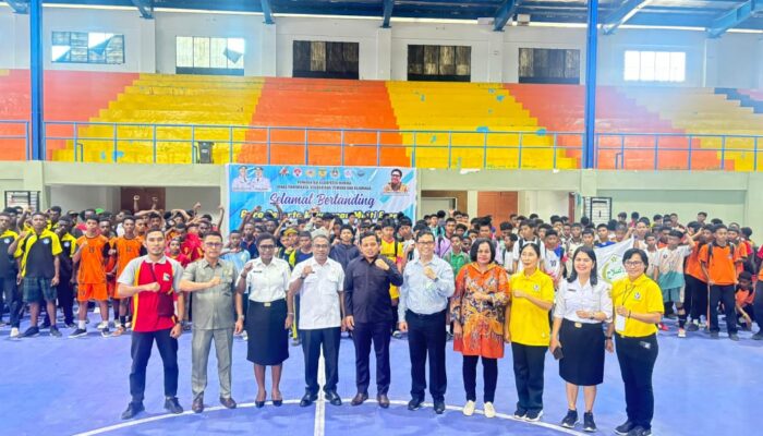 GOR Futsal Timika Bergemuruh! Pelajar Se-Mimika Adu Prestasi di Multi Event 2025