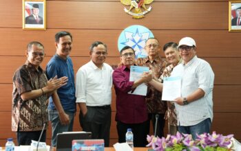 Disaksikan Dewan Pers, PWI Akhirnya Tandatangani Panitia Bersama Kongres Persatuan