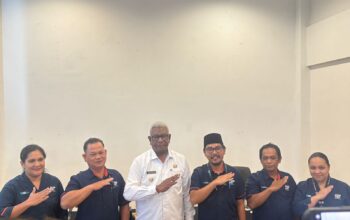 Selain Membuka Layanan di Kantor Puspem, Bupati Mimika Minta Kantor Pos Cabang Mimika Buat Kajian Panjang Untuk Dukung Pertumbuhan UMKM