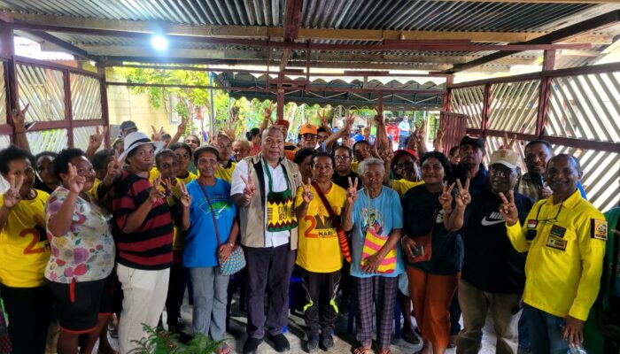 Lantunan Doa Mama-Mama Biak Untuk Kemenangan MDF-AR