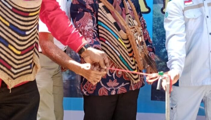 Bupati Mimika Resmikan Distribusi Air Bersih Hasil Kerja Sama dengan PT Freeport Indonesia