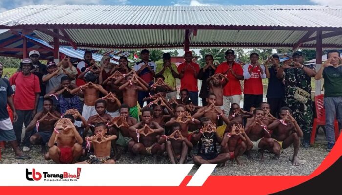 Lestarikan Budaya, Lomba Renang Tradisional Warnai Semangat Kemerdekaan di Kampung Nawaripi