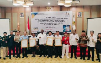 Pertama di Papua, Tiga OPD Lingkup Pemkab Mimika Terima Sertifikat ISO/IEC 27001