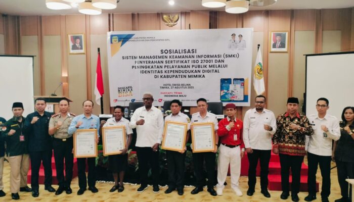 Pertama di Papua, Tiga OPD Lingkup Pemkab Mimika Terima Sertifikat ISO/IEC 27001