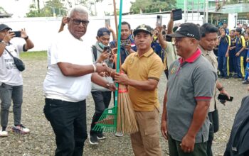 Launching Clean Friday Di Distrik Wania Bupati Rettob Awal Gerakan Mimika Bersih Dan Sehat