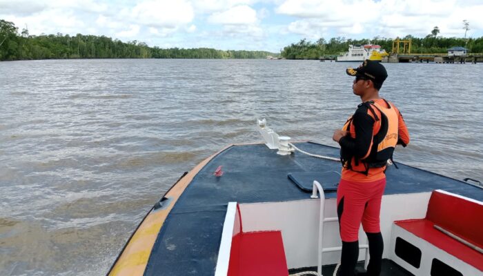Perahu Susun Alami Kerusakan Mesin di Muara Kekwa, SAR Timika Lakukan Evakuasi Penumpang