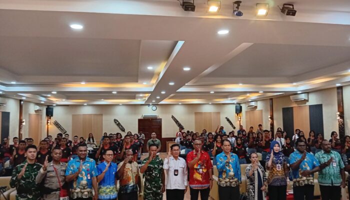 Meneguhkan Jiwa Bela Negara, Pemkab Mimika Gelar Pembinaan Paskibraka dan Purna Paskibraka 2025