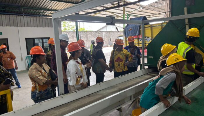 Komisi II DPRK Mimika Kunjungi Pabrik Benih Jagung Hibrida dan Griya Kompos Aji Berkah Tani di Klaten