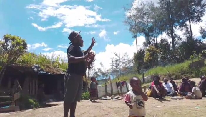 Antenus Yolemal Gelar Makan Bersama: Ajarkan Damai, “Bersama Tetangga dan Keluarga”
