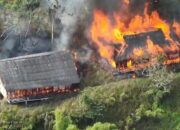 KKB Bakar SMP Negeri Kiwirok, Satgas Ops Damai Cartenz Amankan Desa Sekitar