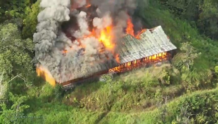 KKB Bakar Bangunan SMP Negeri Kiwirok, Satgas Ops Damai Cartenz dan TNI Berhasil Pukul Mundur Pelaku