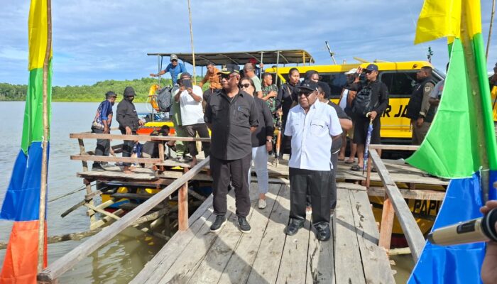 Kunker Bupati dan Wabup Mimika di Uta, Disambut Tarian Adat Kamoro