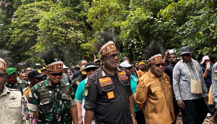 Salut, Dandim 1710 Mimika Jelajahi Kampung-kampung Pesisir Demi Pastikan Kondisi Anggota dan Masyarakat