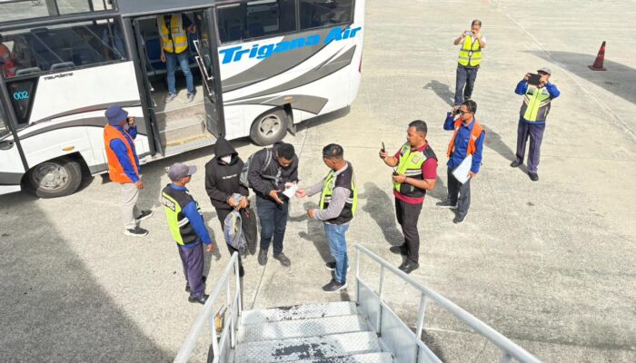 Satgas Damai Cartenz dan Polres Yahukimo Serahkan Tersangka Kasus Penyerangan Nakes dan Guru ke Kejaksaan Jayawijaya