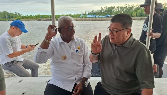 Bupati Mimika Dampingi Dubes Seychelles Tinjau Potensi Ekonomi Hijau dan Biru di Hutan Mangrove di Pomako