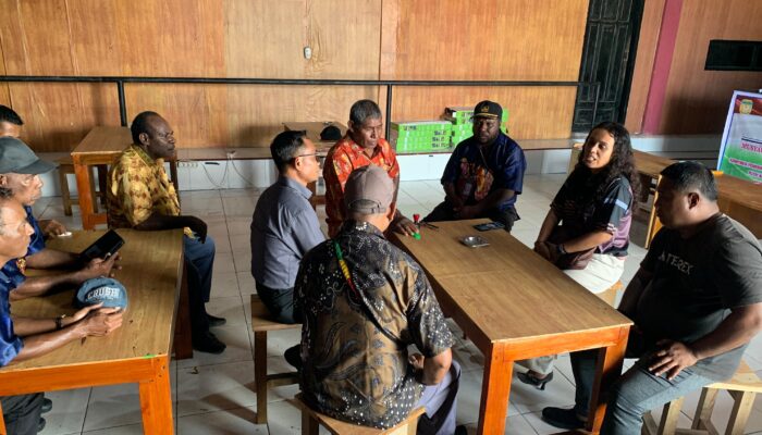 Distrik Wania dan Kampung Nawaripi Kerja Bakti di Lingkungan SMAN I Pada Jumat Besok