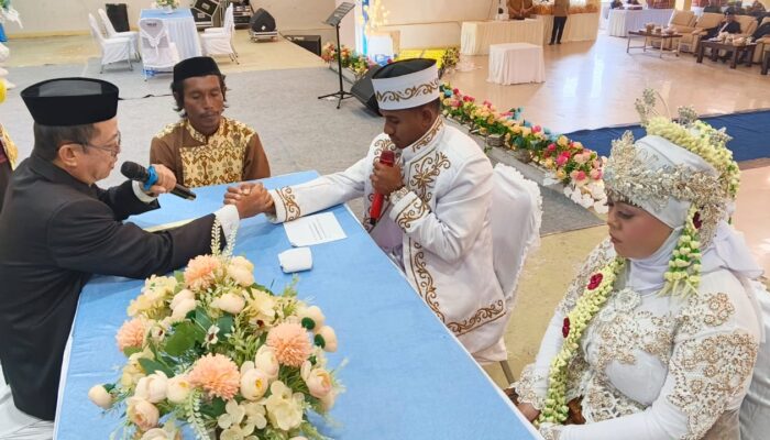 Disdukcapil Gelar Nikah Massal, Sebanyak 52 Pasangan Sah Jadi Suami Istri, Ananias Faot: Pelayanan Terpadu Itsbat dan Nikah Massal Bukti Korpri Hadir untuk Masyarakat Mimika