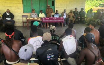 Pemda Mimika, DPRK dan Forkopimda Turun Langsung Dengar Keluhan Masyarakat Terkait Konflik Tapal Batas di Kapiraya