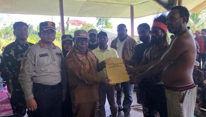 Konflik Tapal Batas,Warga Kapiraya Serahkan Pernyataan Sikap Berisi 7 Tuntutan Kepada Pemda dan DPRK Mimika