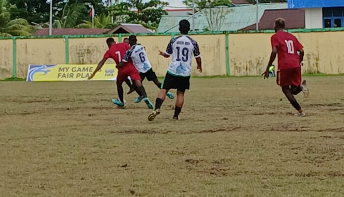 Wania FC Kalahkan Cendrawasih FC 2-1, Lolos ke Perempat Final Bupati Cup Mimika 2025