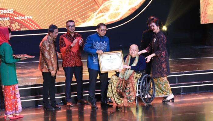 Budayawan Jaya Suprana Raih Anugerah Satya Budaya Narendra