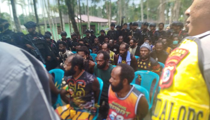 Puluhan Warga Yang Ditahan Dihadirkan Dalam Proses Perdamaian, Kapolres: Penegakkan Hukum Tetap Berjalan