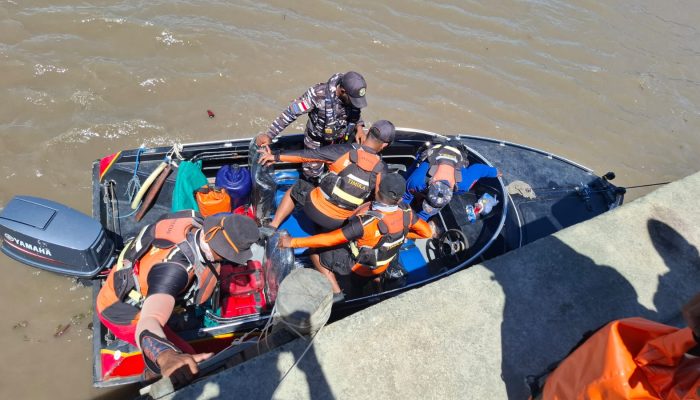 Sebuah Perahu POB Tenggelam di Perairan Muara Kali Asue, 1 Orang Dilaporkan Hilang, SAR Gabungan Lakukan Pencarian