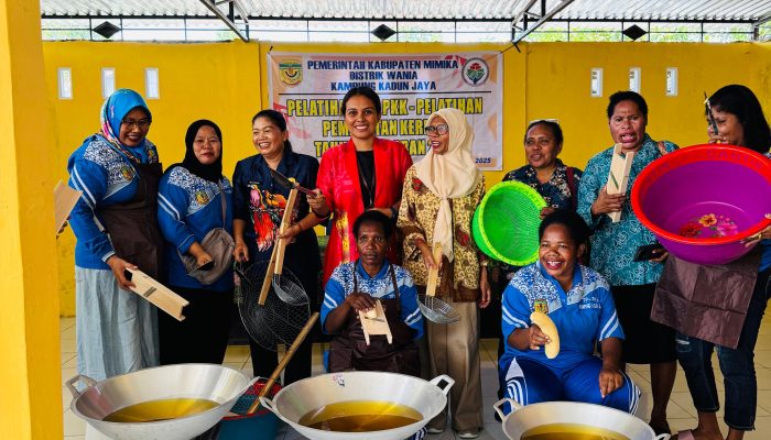 Gelar Pelatihan TP-PKK Kampung Kadun Jaya, Kadistrik Wania: Fokus Utama Mengolah Hasil Bumi Menjadi Bernilai 