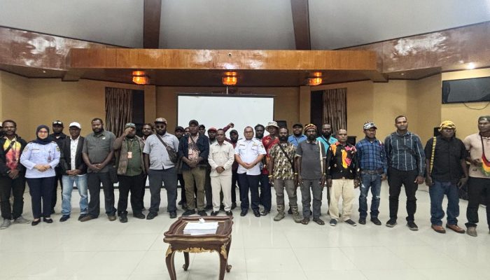 Gelar RDP, Warga Duma Paniai Minta Pemkab Mimika Buka Kembali Akses Transportasi Udara