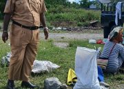 Kepala Pasar Sentral Timika Tegaskan Larangan Jualan di Trotoar Depan Pasar dan Memberikan Izin Berjualan Didalam Area Pasar