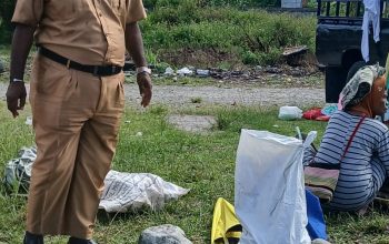 Kepala Pasar Sentral Timika Tegaskan Larangan Jualan di Trotoar Depan Pasar dan Memberikan Izin Berjualan Didalam Area Pasar