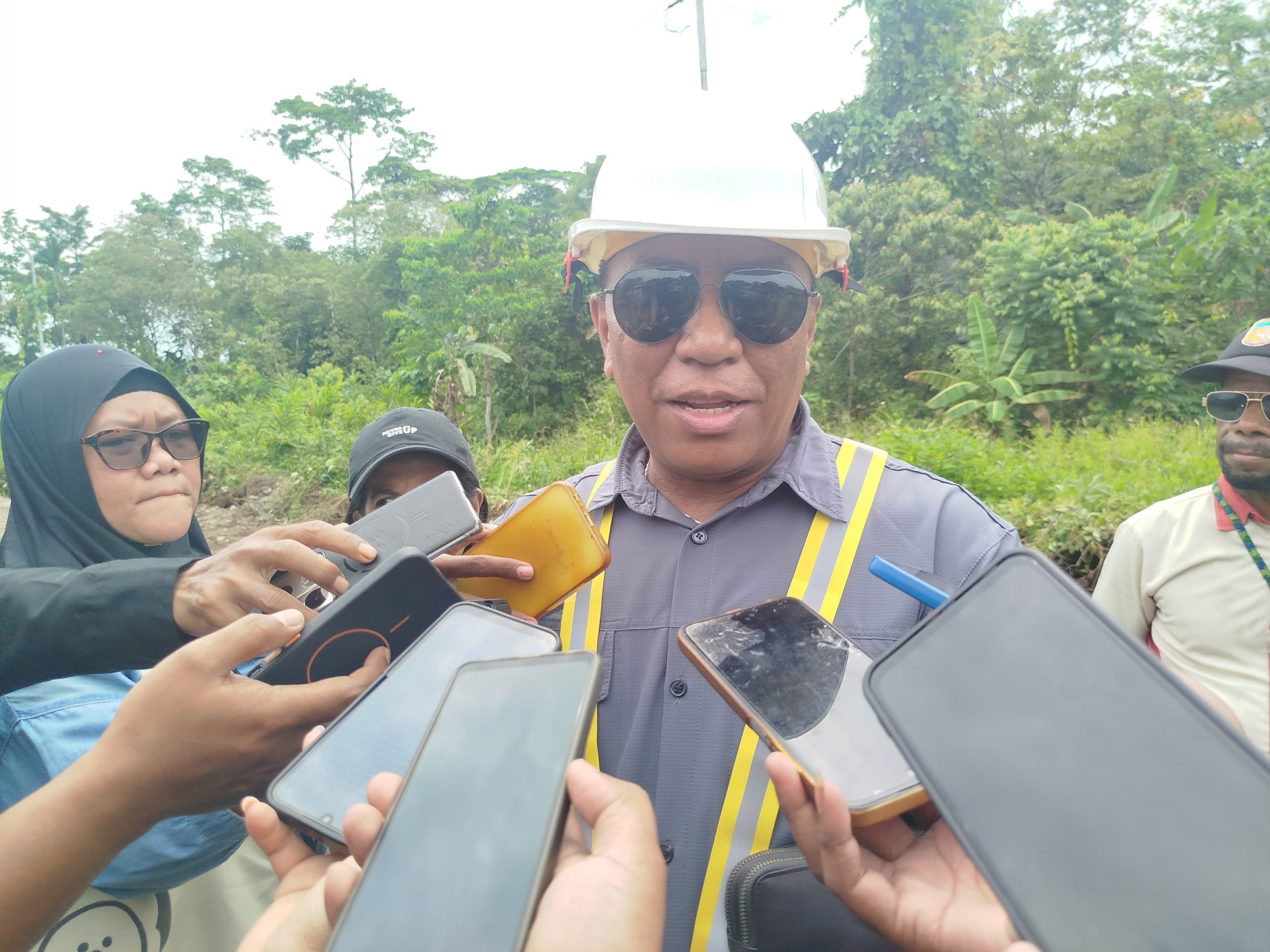 PUPR Mimika Lanjutkan Pekerjaan Jalan Bundaran Petrosea, Dahulukan Pembersihan dan Hitung Ulang Ganti Rugi