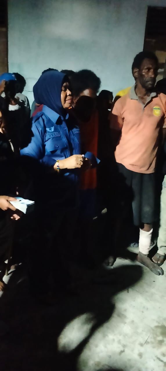 Anggota DPRK Hj. Rampeani Rachman Turun Tangan Selesaikan Aksi Palang Jalan di Kampung Kaugapu